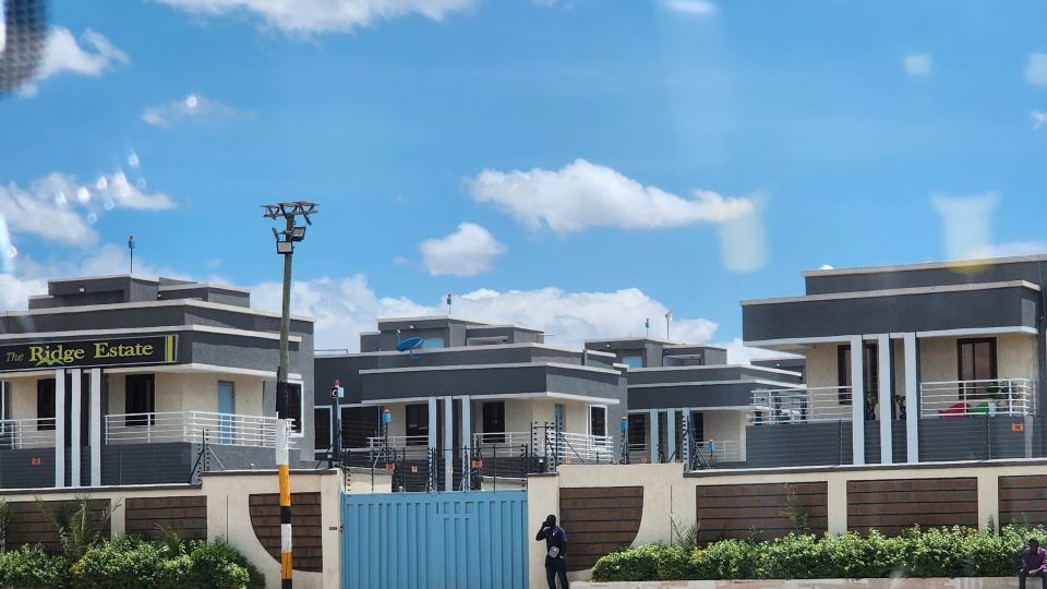 Lux Suites Vacanza Homes Nakuru