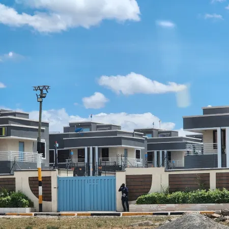 Lux Suites Vacanza Homes Nakuru