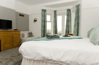 The Lakeside Hotels in Ситон Карю