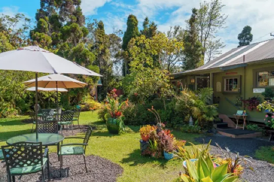 Volcano Artist Cottage