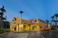 Days Inn by Wyndham Orange Park/Jacksonville فنادق في Orange Park