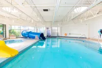 Sandman Signature Vancouver Airport Hotel & Resort - Yüzme Havuzu