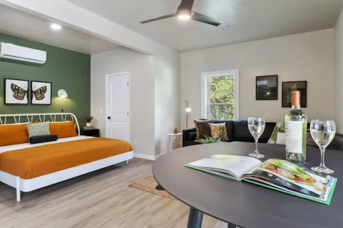 Tranquility Terrace Studio Hotels in Thunderbolt