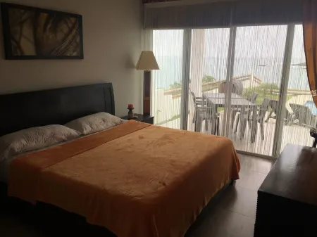 Sunset Paradise Ayangue