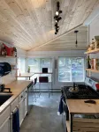 Beautiful cozy cottage 1 block from the lake and Oakwood hotel. Hotel a Syracuse