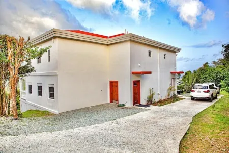 A Hidden Gem that TAKES YOUR BREATH AWAY! Отели в г. Запад Энд