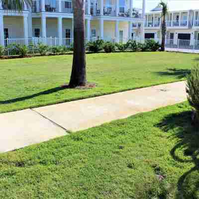 Relax and Unwind at Beach Time! Blocks from the Beach & Attractions! Hotel Exterior