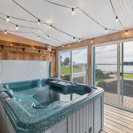 Bayfront Oasis with Heated Pool, Hot Tub & Playground! Family & Pet friendly!
