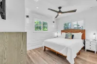 The Bea's Knees 3 Bedroom Home by RedAwning