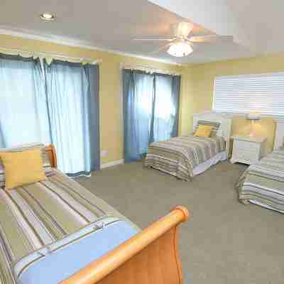 Tranquil beach and relaxing hot tub / pool Rooms