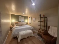 Modern,  but cozy apartment with spectacular views of the Bitterroot mountains