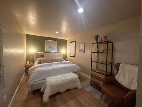 Modern,  but cozy apartment with spectacular views of the Bitterroot mountains