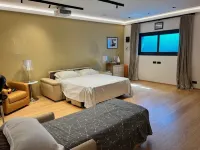 Center Saint Tropez - Large and beautiful contemporary villa with heated pool