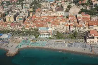 Penthouse on two levels at 20 meters from the sea in the center of Loano