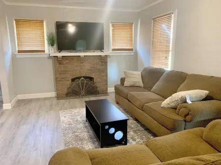 Entire house for your trip Отели рядом с достопримечательностью «Сент-Луисская «Аллея славы»»