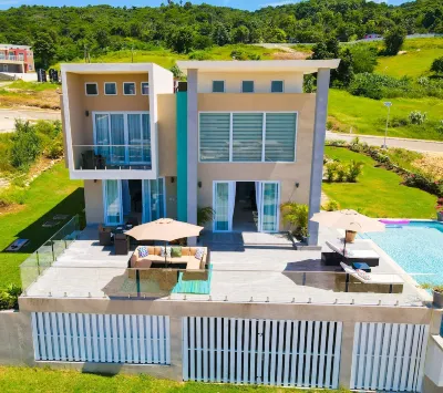 New Luxury Oceanview Villa!