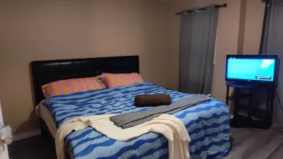3 bedrooms and 3.5 bathroom Waterloo West Townhouse 콜럼비아 호 주변 호텔