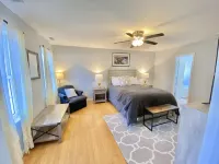 Charming Cul-de-sac Retreat | Double Master + Garage + Home Office Hotels near Kroger Marketplace