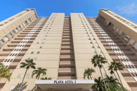 PLAYA AZUL 1 MODERN  2 /1! VIEW,PARKING,LOCATION!