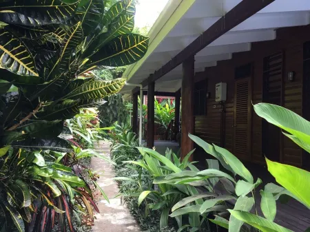 Chic Serene & Secluded Beachfront Villa  -- Your Own Private Resort Отели в г. Vanua Levu