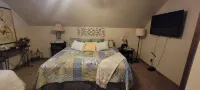 The Lodge-Uncertain Lodge and Inn; Breathtaking Cabin That Sleeps 10