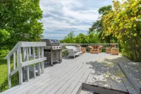 Swedish Orchard Farm Hotels in Liberty Grove