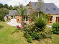 Family house at the beach with 10 bikes, games,  hens, sheeps Allee Couverte附近的飯店