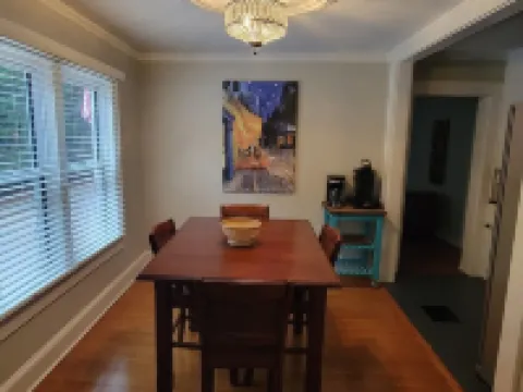 Dwell Well House- Upscale 2 BR/2 BA house downtown w/private fenced yard Hotels in Morganton