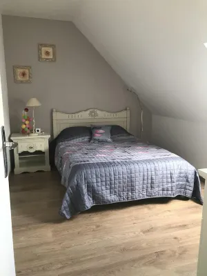 Old house of character in 1 min of the Loire Hotel a Saint-Dye-sur-Loire