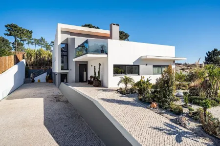 Klasea Villa, Wifi, AC, Swimming Pool !new! Отели в г. Карвальял