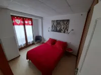 Self-contained apartment in house in Cauterets