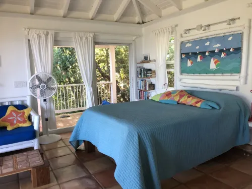 Sea Cottage - Charming and Romantic with a Stunning View Hotels in Central