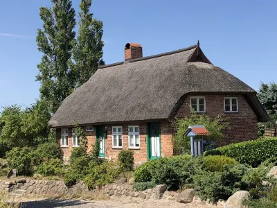 Comfortable farmer's card with lake view, 5 minutes drive to the beach, large garden Hotels in der Nähe von Spielplatz an den Boddenwiesen