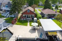 Serenity Lakefront Home on Techumseh Island - Sleeps 6,  2BR, 1.5Bath, Boat Dock