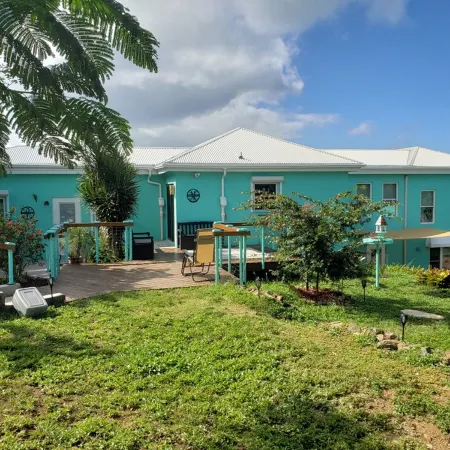 DreamView on the Hill - 3 Bd- 2 Bath -Spectacular Island & Water Views --Solar