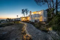 Malibu Beach House Sweeping Panoramic Views Walk 2 beach