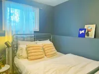 Spacious Stylish Private 2-Bedroom Apartment Các khách sạn gần Glama Gal Tween Spa Barrie