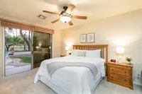 Golf Front Home with Mountain Views, Heated Pool, Fun Game Room, BBQ, VR Tour Отели рядом с достопримечательностью «Шоппинг-центр Футхилл»