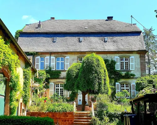 Ferien im Schloss Hilbringen Hotels in Merzig