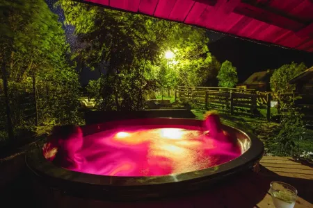 Apt Amelie - new 2 bed duplex Les Alberts (Montgenevre) Отели рядом с достопримечательностью «Montgenevre Ski Resort»