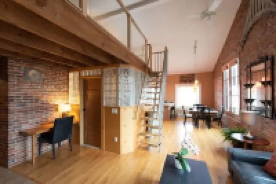 Historic Apartment Downtown Kingston