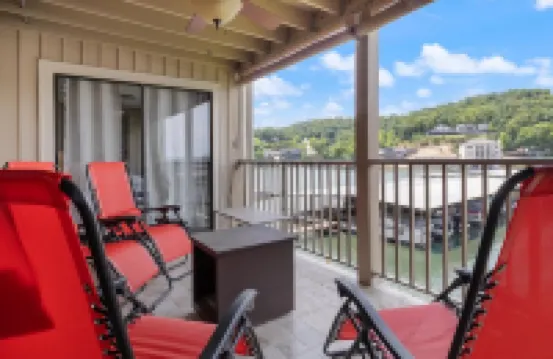 Breathtaking Views and Inviting Pools - Stunning Oasis