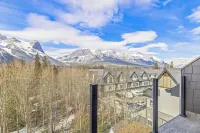 M6- sleeps 15, 5BR + 4.5BA+Hot-tub, AC, garage townhome, Canmore