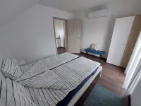 Vitorlás apartman 1 Hotels in Balatonszarszo