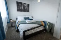 Private Ground Level Suite with Full Kitchen