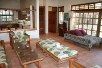 Ocean Views, Short Walk to Beach, Pool - VILLAS CASA LOMA - Suite 301