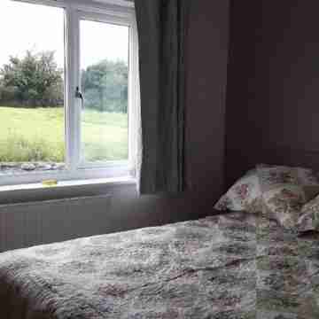 "The Annex" a secret escape on a historic site with stunning views. Rooms