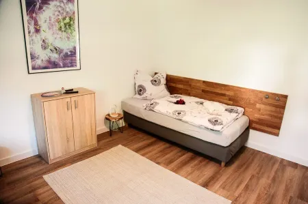 Ferienwohnung Familienglück am Starnberger See Отели в г. Тутцинг