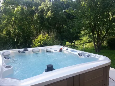 TO RENT GITE WITH SPA NEAR DINAN ST MALO COTE D EMERAUDE