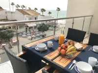 Charming Sea View Flat w/Pool, 20 meters from the Beach